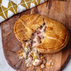 CHICKEN, LEEK & BACON PIE